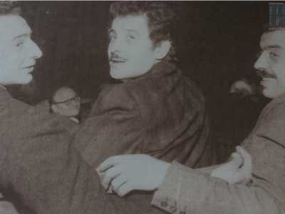 �Ritrae a destra mio padre Giovanni, detto "Giannino" - sottolinea il signore - al centro il mitico Domenico e a sinistra Antonio, per tutti "Tonino": erano i tre fratelli di casa Modugno�